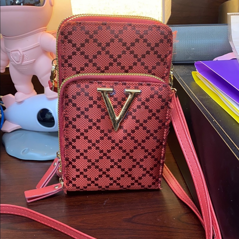 Chic Red Crossbody Bag with Sleek Design